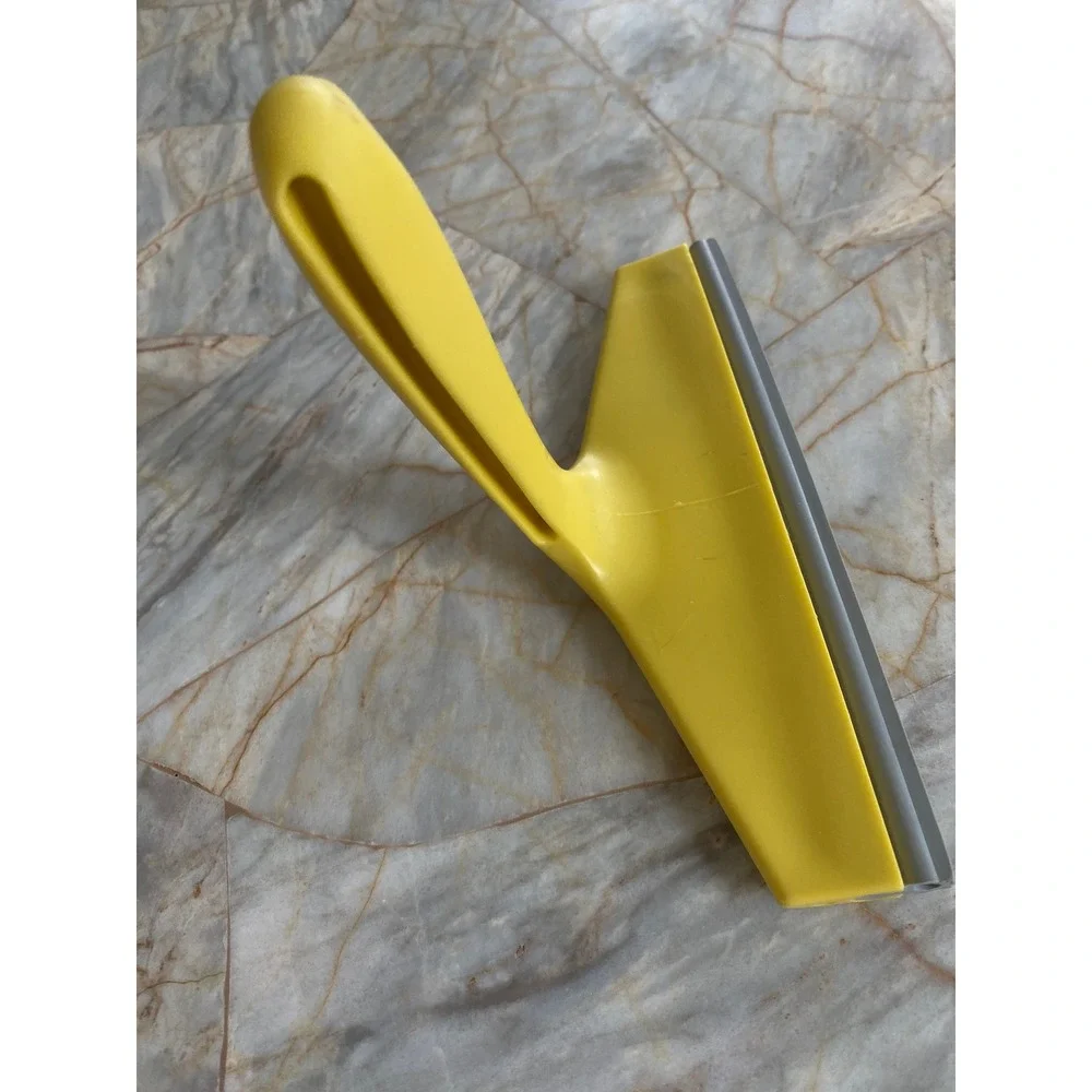 Petmate Pet Hair Magnet Yellow Rubber Squeegee Fur Remover Tool 2001 Vintage